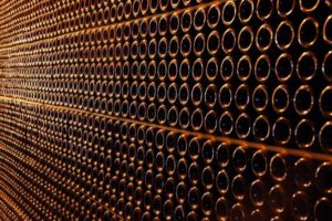 wine-making-in-new-zealand-1325080-1919×1275