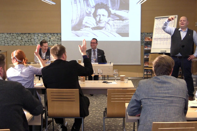 IV VER2.00_27_27_20.Still002